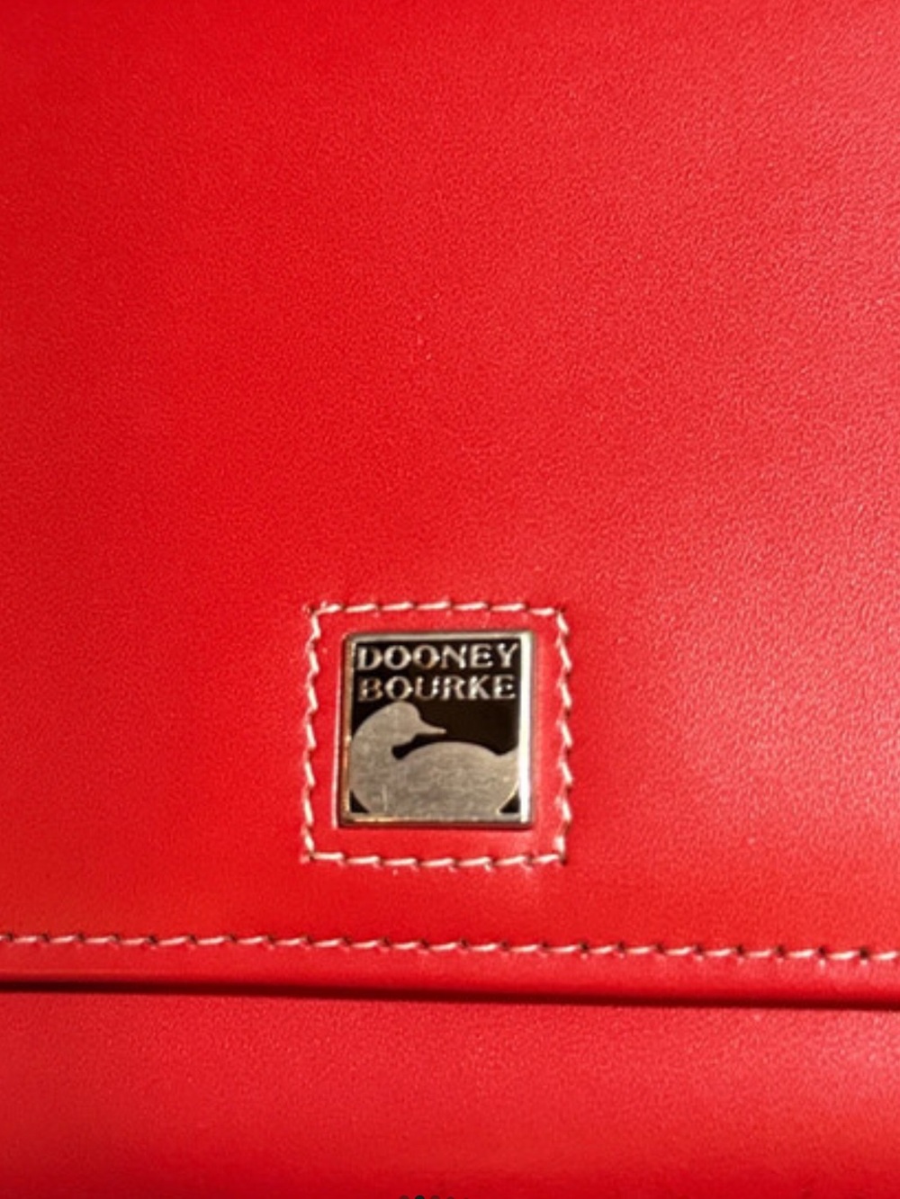 “Pre-Owned” DOONEY & BOURKE RED LEATHER 
TRI-FOLD WALLET.  Excellent Condition! - Picture 2 of 16